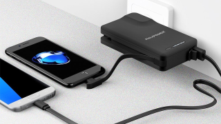 This Battery Pack Has AC Prongs and a Lightning Cable Built Right In<em></em>